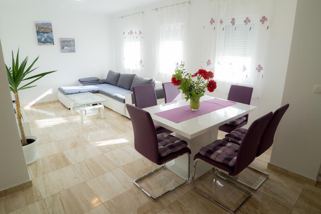 Apartmani Ruzica マカルスカ エクステリア 写真