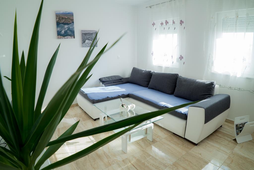 Apartmani Ruzica マカルスカ エクステリア 写真