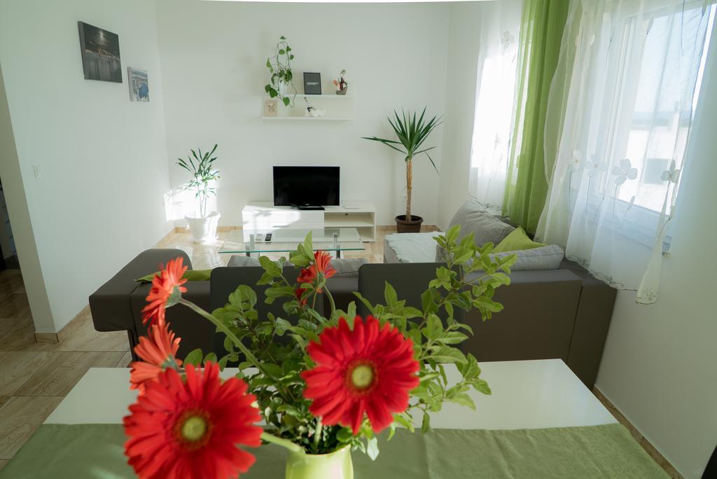 Apartmani Ruzica マカルスカ エクステリア 写真