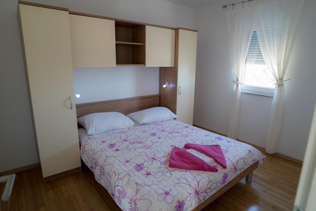 Apartmani Ruzica マカルスカ エクステリア 写真